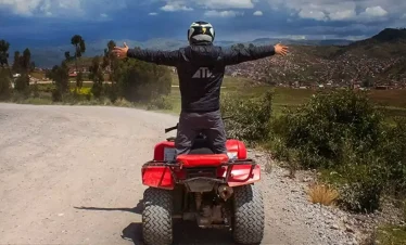 cuatrimoto morada de los dioses