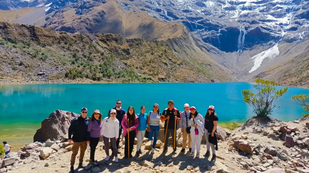 laguna humantay trekking