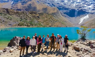 laguna humantay trekking