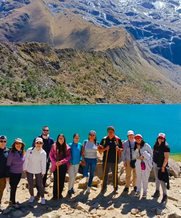 laguna humantay trekking