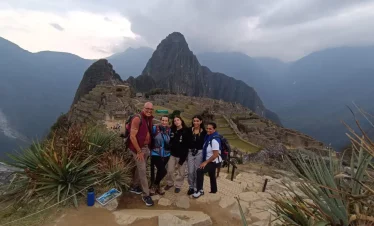 machu picchu by card puerta